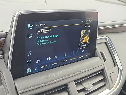 Used 2023 Chevrolet Suburban LT w/ LT Signature Plus Package image 27