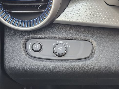 New 2026 Chevrolet Trax LS w/ LS Convenience Package FWD image 21