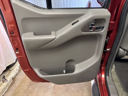 Used 2016 Nissan Frontier SV w/ SV Value Truck Package AWD/4WD image 22