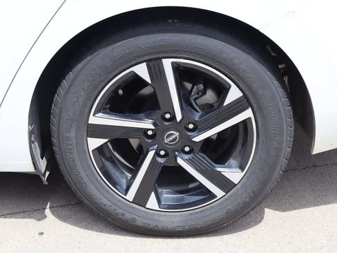 Used 2024 Nissan Sentra SV FWD image 26