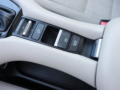 Used 2023 Honda HR-V LX image 17