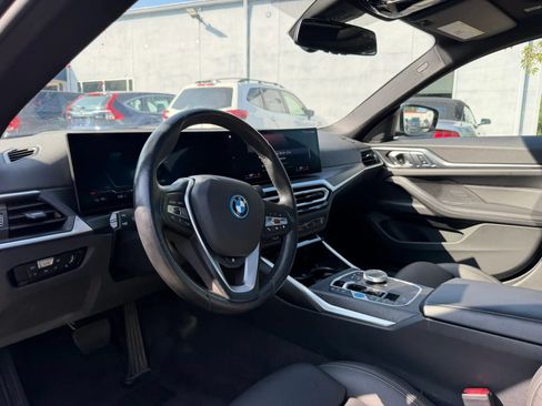 Used 2023 BMW i4 eDrive40 w/ Premium Package RWD image 8
