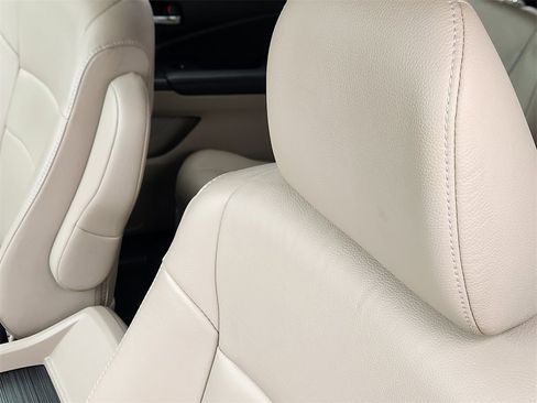 Used 2020 Honda Pilot Touring image 16