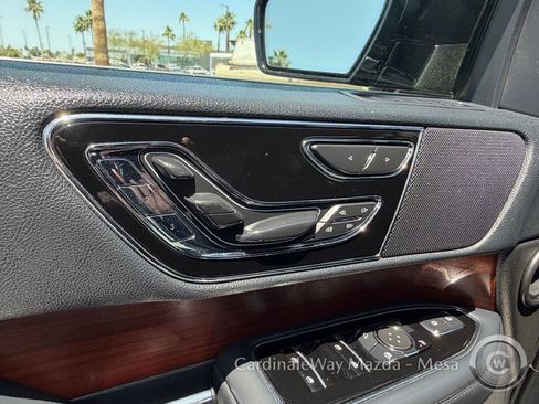 Used 2023 Lincoln Navigator Reserve AWD/4WD image 17