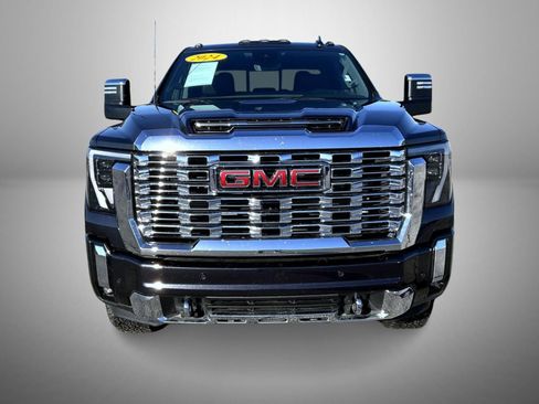 Used 2024 GMC Sierra 3500 Denali w/ Technology Package image 2