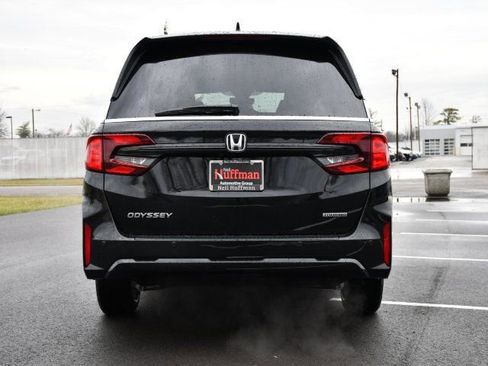 New 2026 Honda Odyssey Touring image 6