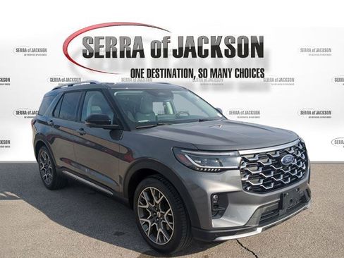 Used 2025 Ford Explorer Platinum w/ Ultimate Package image 2