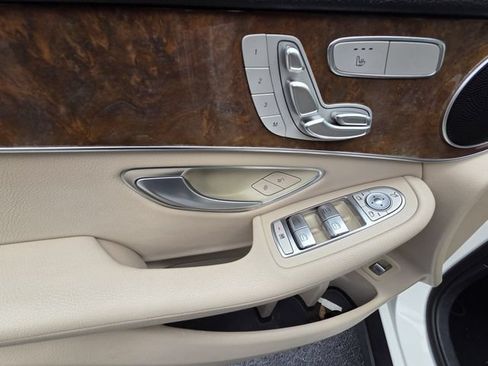 Used 2016 Mercedes-Benz GLC 300 4MATIC image 11