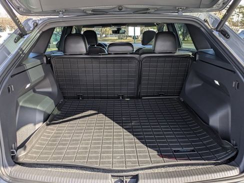 Used 2024 Volkswagen Atlas Cross Sport SE image 6