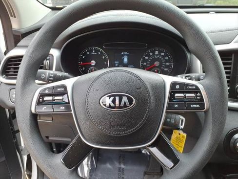 Used 2020 Kia Sorento LX AWD/4WD image 19