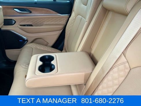 Used 2022 Jeep Grand Cherokee Summit AWD/4WD image 34