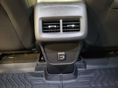 Used 2024 Chevrolet Equinox LT AWD/4WD image 23