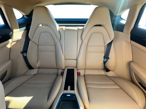 Used 2019 Porsche Panamera 4S image 22