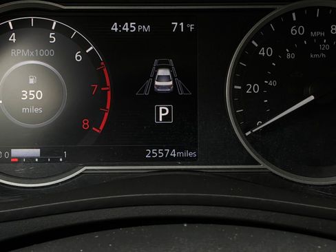 Used 2025 Nissan Versa SV FWD image 34