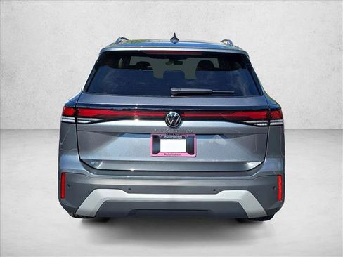 New 2026 Volkswagen Tiguan SE FWD image 7