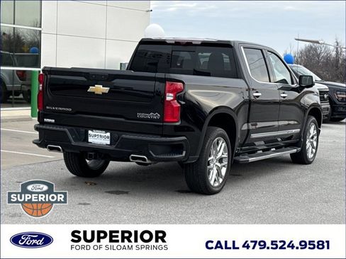 Used 2023 Chevrolet Silverado 1500 High Country w/ High Country Premium Package image 3