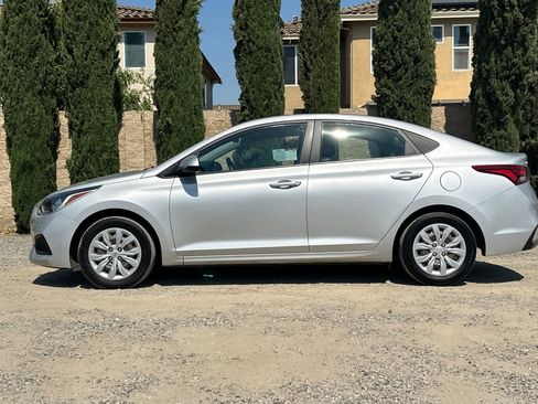 Used 2022 Hyundai Accent SE FWD image 7