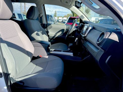 Used 2022 Toyota Tacoma SR5 image 20