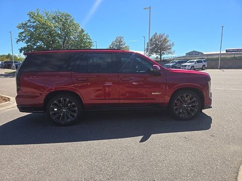 Certified 2025 Cadillac Escalade V AWD/4WD image 5