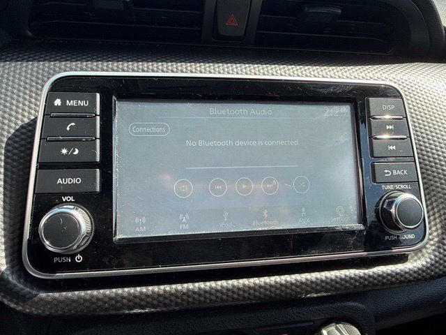 Used 2018 Nissan Kicks S FWD image 13