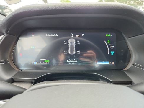 New 2025 Jeep Grand Cherokee Limited 4xe w/ Luxury Tech Group II image 10