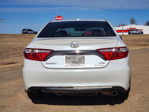 Used 2017 Toyota Camry LE image 8