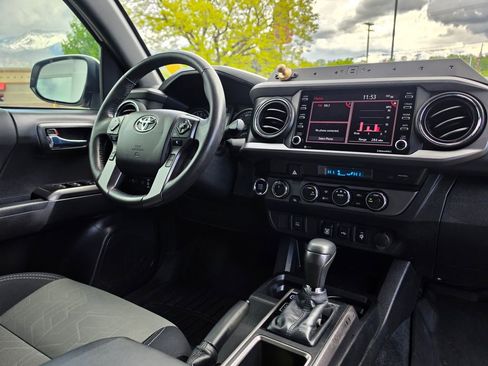 Used 2023 Toyota Tacoma TRD Off-Road w/ Black Out Package (TMS) AWD/4WD image 15