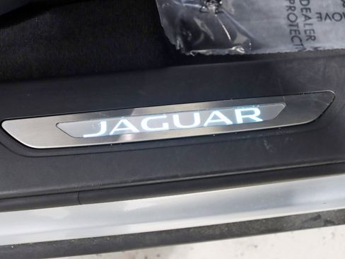 Used 2019 Jaguar F-PACE Premium image 14