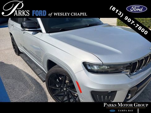Used 2022 Jeep Grand Cherokee L Overland image 3