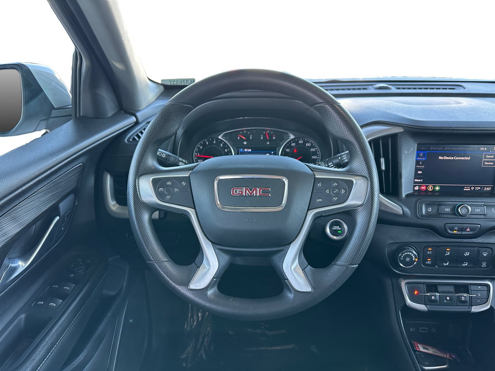 Used 2024 GMC Terrain SLE FWD image 12