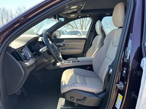 New 2026 Volvo XC90 B6 Plus w/ Protection Package Premier AWD/4WD image 15