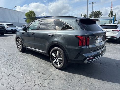 Used 2022 Kia Sorento S image 3