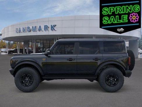 New 2025 Ford Bronco Badlands image 4