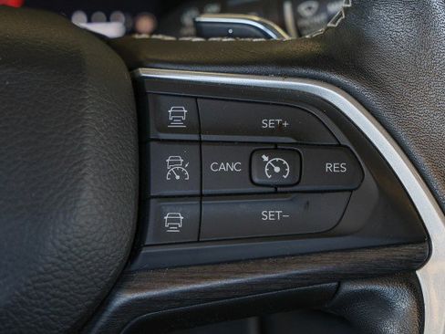 Used 2022 Jeep Grand Cherokee L Limited w/ Black Appearance Package RWD image 25