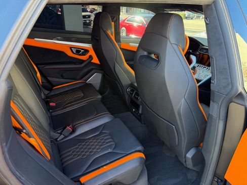 Used 2023 Lamborghini Urus S image 31