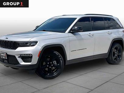 Used 2025 Jeep Grand Cherokee Limited w/ Black Appearance Package