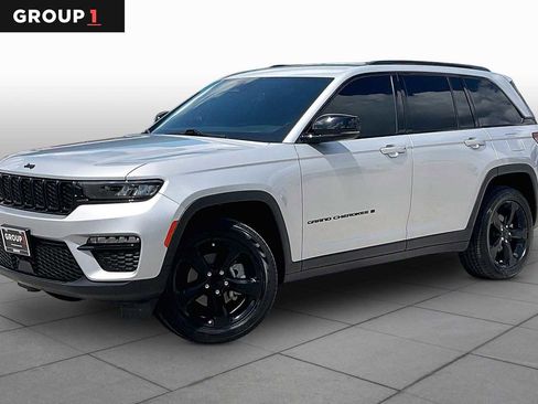 Used 2025 Jeep Grand Cherokee Limited w/ Black Appearance Package RWD image 1