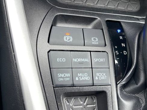 Used 2023 Toyota RAV4 XLE Premium image 20