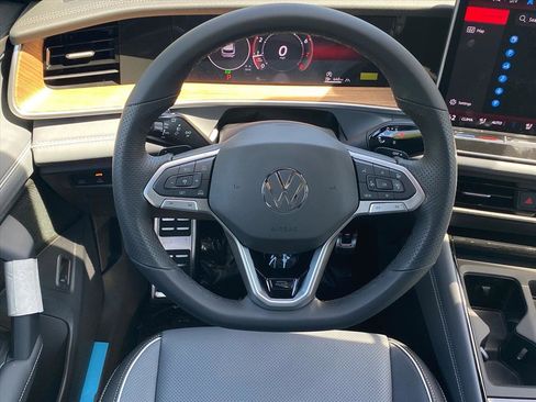 New 2026 Volkswagen Tiguan SEL R-Line image 7