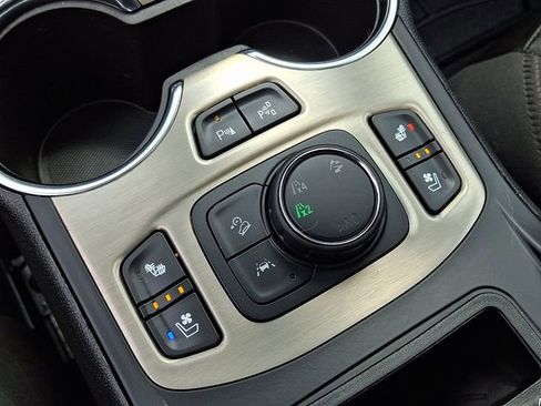 Certified 2023 GMC Terrain Denali w/ Denali Premium Package AWD/4WD image 25