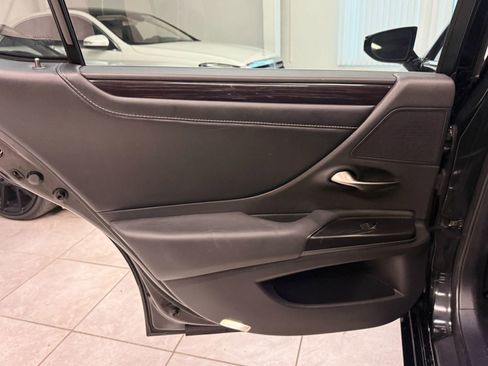 Used 2021 Lexus ES 250 w/ Premium Package image 18