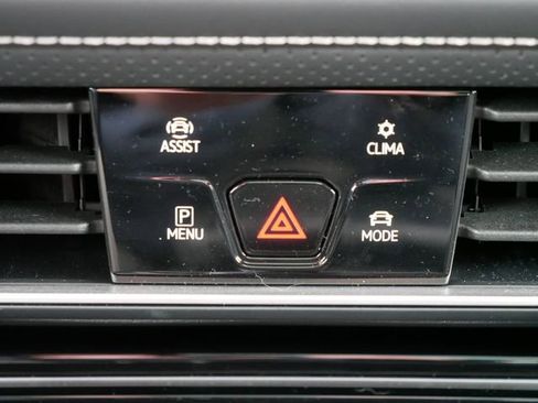 Certified 2025 Volkswagen Atlas SEL Premium R-Line image 30