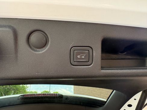 Used 2024 Chevrolet Equinox LT AWD/4WD image 22