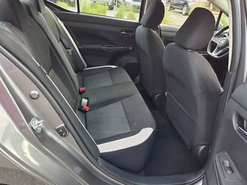 Used 2022 Nissan Versa SV image 17