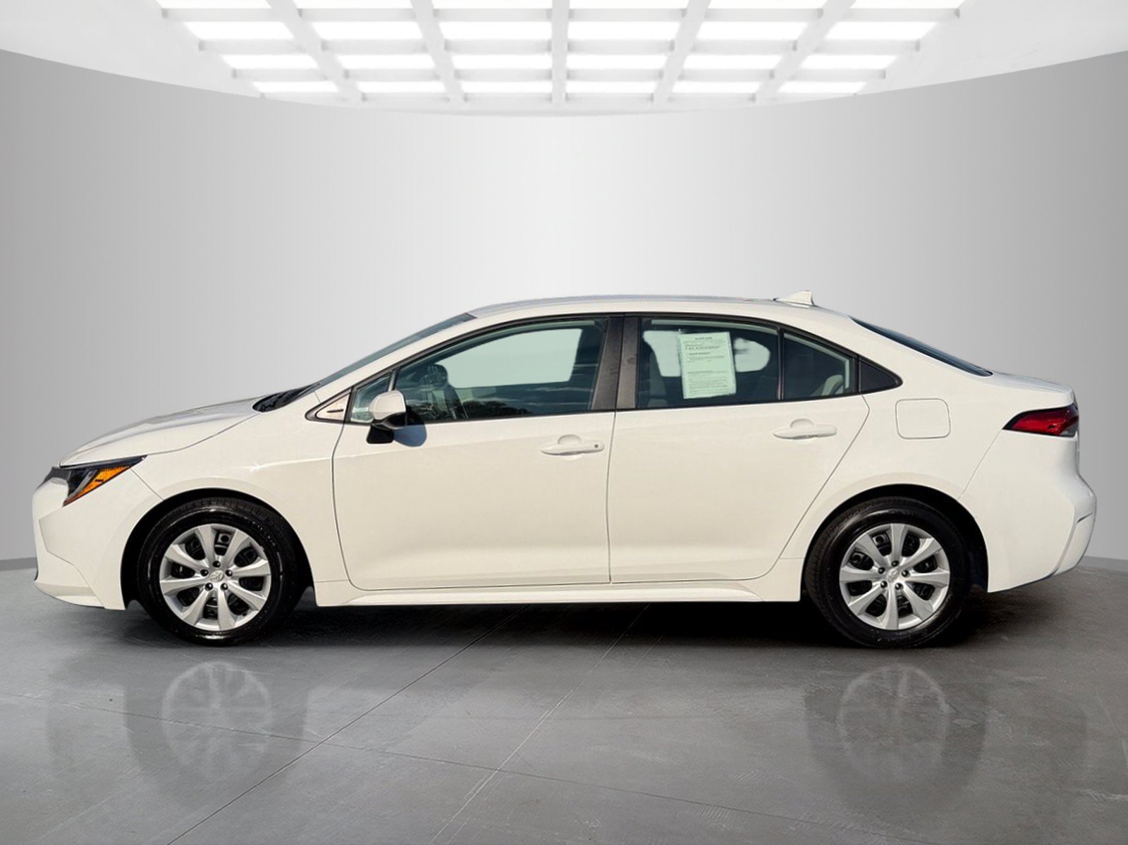 Used 2024 Toyota Corolla LE FWD image 3