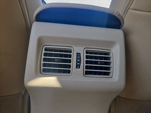 Used 2019 Toyota Camry XLE FWD image 17