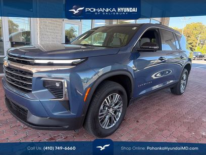 Used 2024 Chevrolet Traverse LT