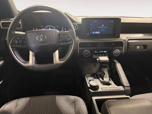 Used 2025 Toyota 4Runner SR5 AWD/4WD image 11