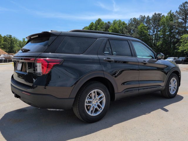 New 2026 Ford Explorer Active RWD image 4