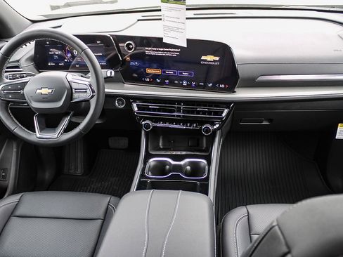 New 2026 Chevrolet Traverse LT w/ Driver Confidence Package AWD/4WD image 11